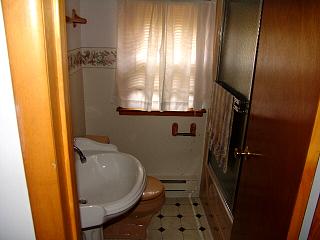 040403s2496bath2640x480.jpg