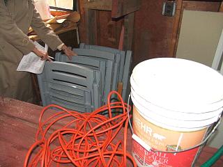 040403s2508a4chairs640x480.jpg